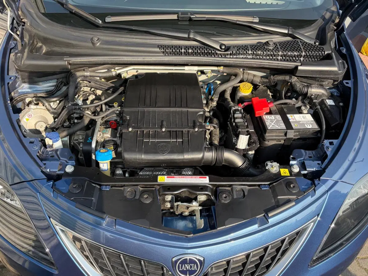 Lancia Ypsilon usata a Milano (3)