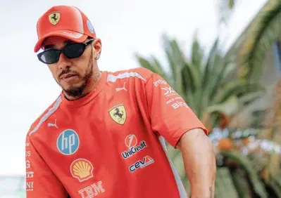 F1. Ci siamo seduti faccia a faccia, solo io e lui: Hamilton vuota il sacco sul patto con Leclerc e svela i retroscena Ferrari prima di Madrid