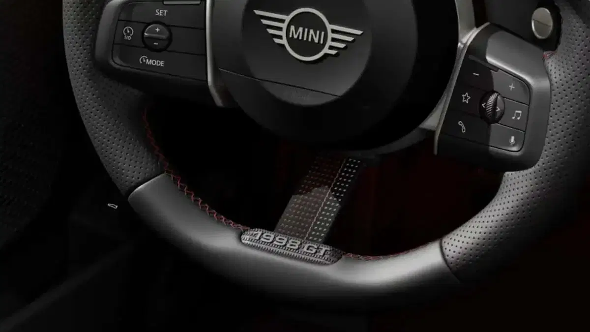 Nuova Mini Cooper 1998 GT Edition: look e assetto da JCW, ma sotto il cofano c’è una sorpresa (4)
