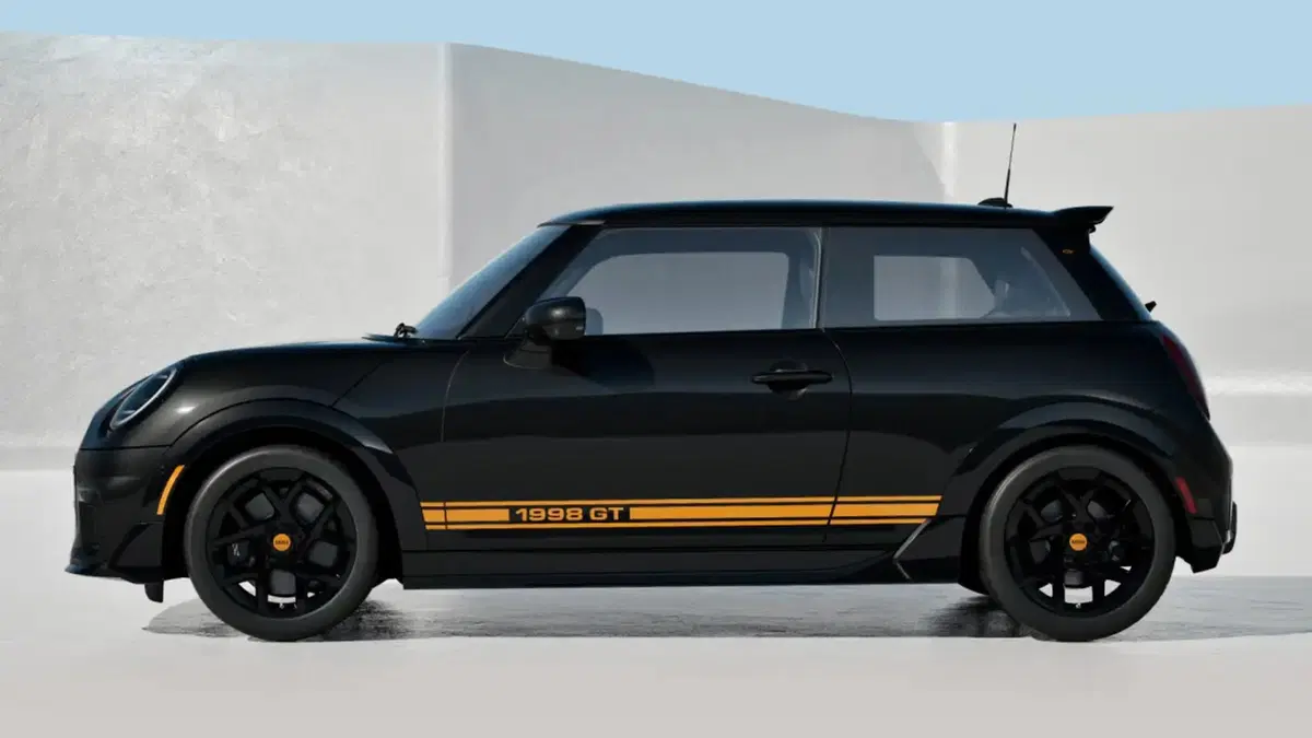 Nuova Mini Cooper 1998 GT Edition: look e assetto da JCW, ma sotto il cofano c’è una sorpresa (7)