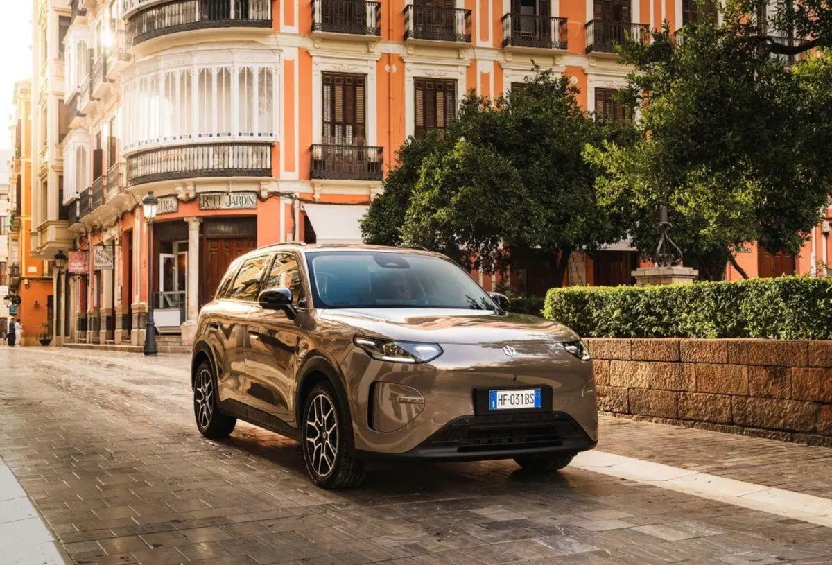 Leapmotor B03X, la prova: l'elettrica da 4,27 metri che rimette in discussione i prezzi delle compatte (VIDEO)