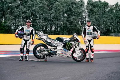 “Gilles ha fatto innamorare milioni di tifosi”: tra MotoGP e F1, Aprilia riporta in pista il mito di Villeneuve e della Vespa a Misano