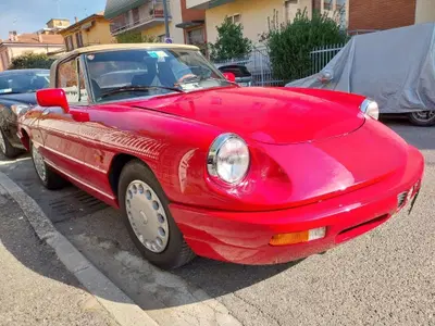 Alfa Romeo Duetto spider d'epoca del 1992 a Piacenza