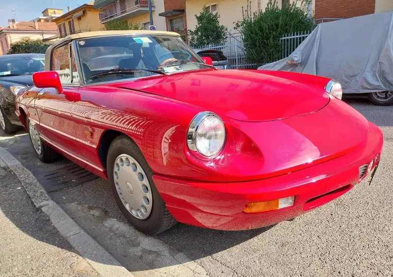 Alfa Romeo Duetto spiderd'epoca del 1992 a Piacenza