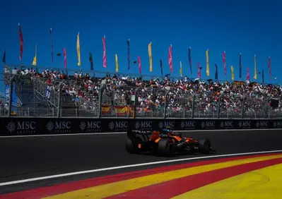 F1. Nessuno sa cosa aspettarsi: Norris parte davanti, ma a Madrid il vero nemico è la staccata della Monumental. La cronaca LIVE della gara