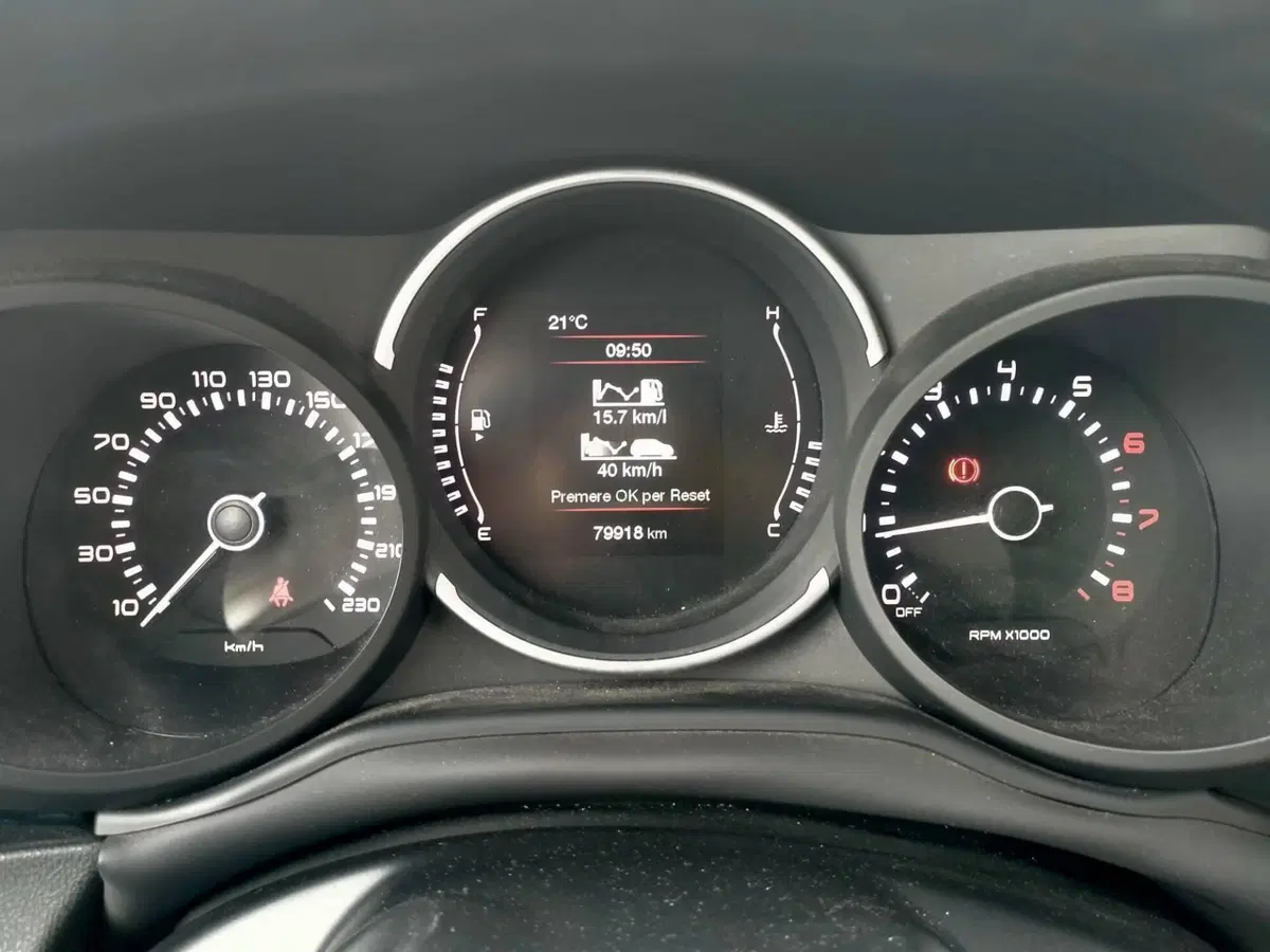 Fiat 500L usata a Como (9)
