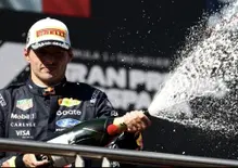 F1, La macchina è quella che è: Max Verstappen spiazza tutti dopo il 2° posto e svela cosa è successo con Hamilton in Curva 1