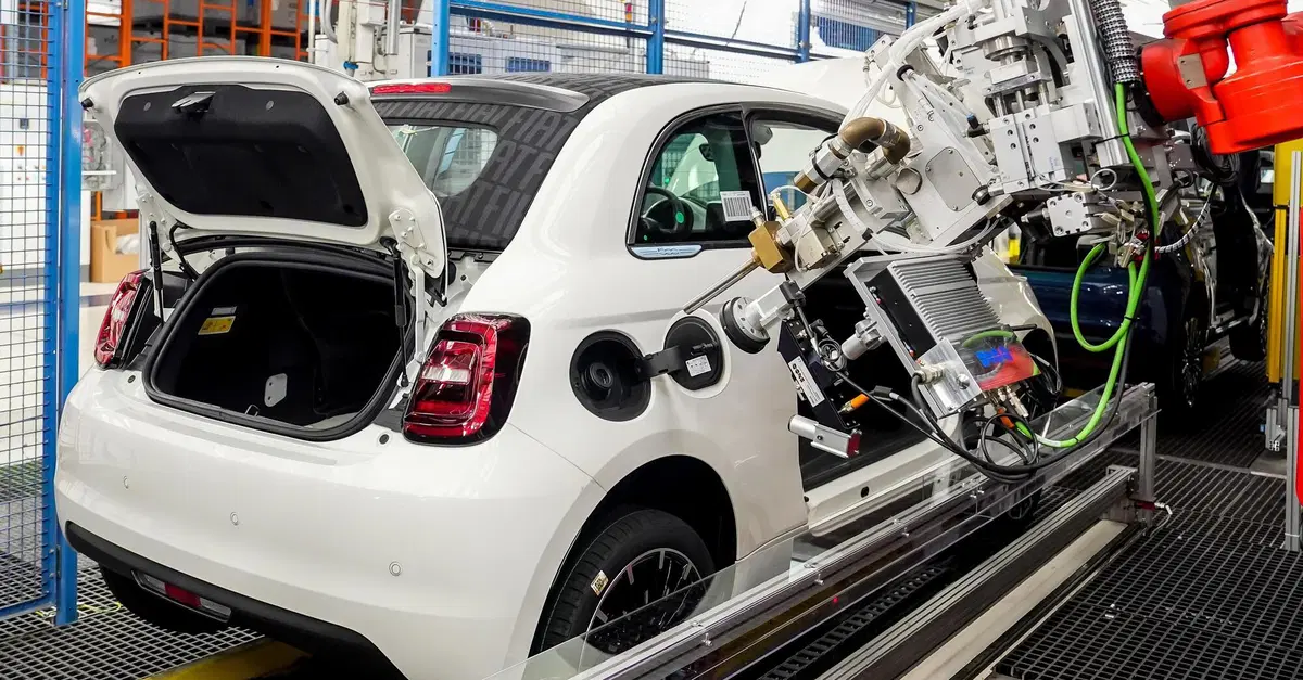 Stellantis stringe l'asse con la Cina: partnership strategiche e nuovi modelli per rilanciare le fabbriche europee
