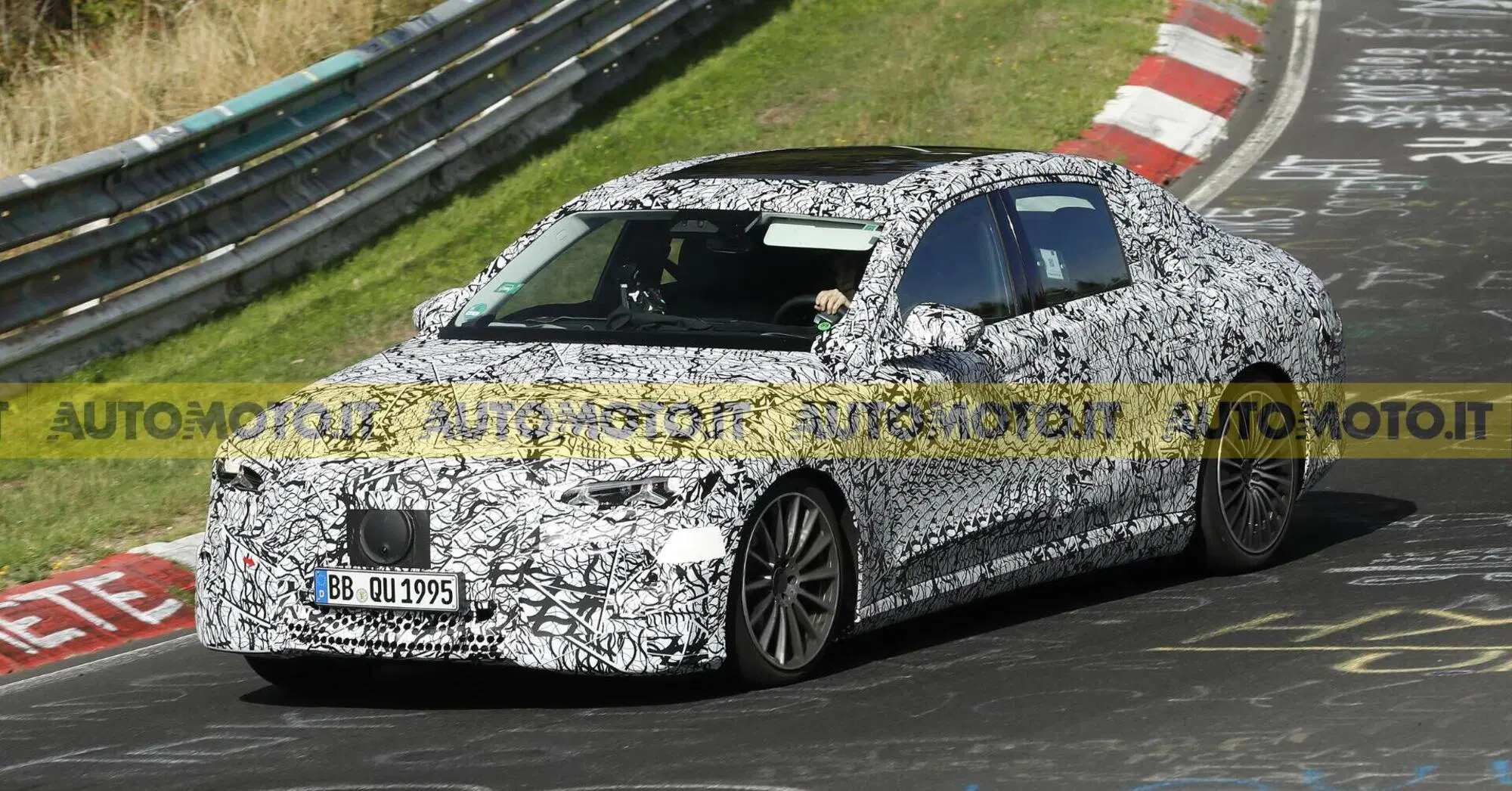 Mercedes E-Class elettrica: debutto anticipato nel 2027 - News ...