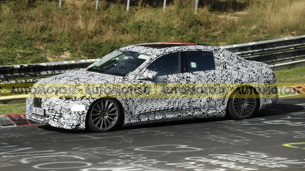 Mercedes E-Class elettrica: debutto anticipato nel 2027
