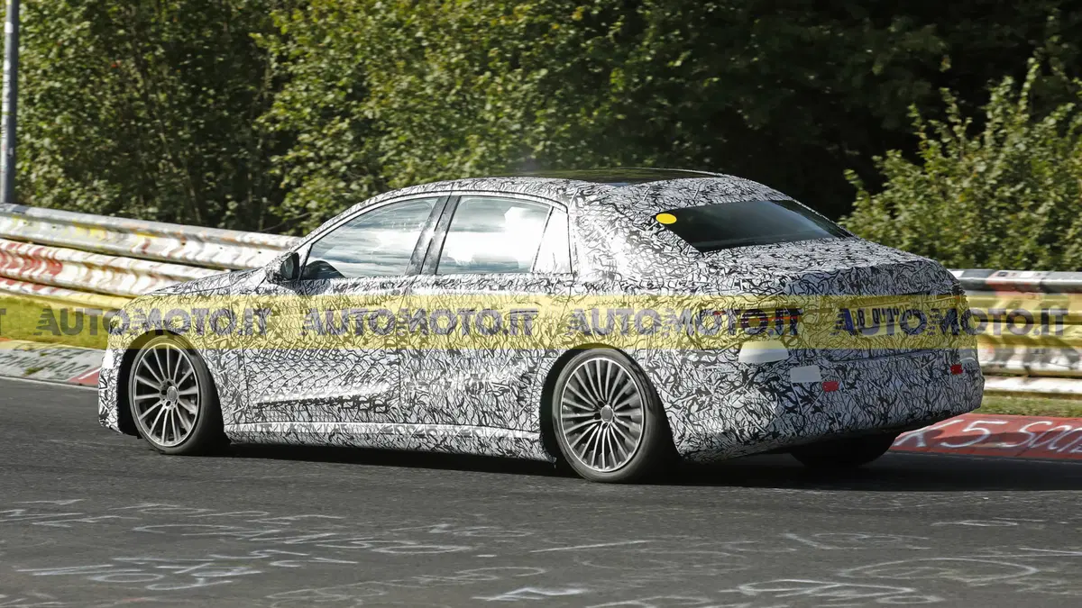 Mercedes E-Class elettrica: debutto anticipato nel 2027 (7)