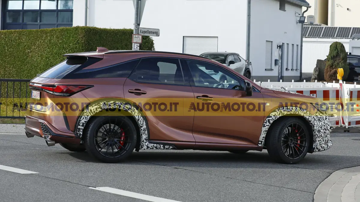 Lexus RX Morizo RR: Akio Toyoda presta il suo pseudonimo al SUV più estremo (6)