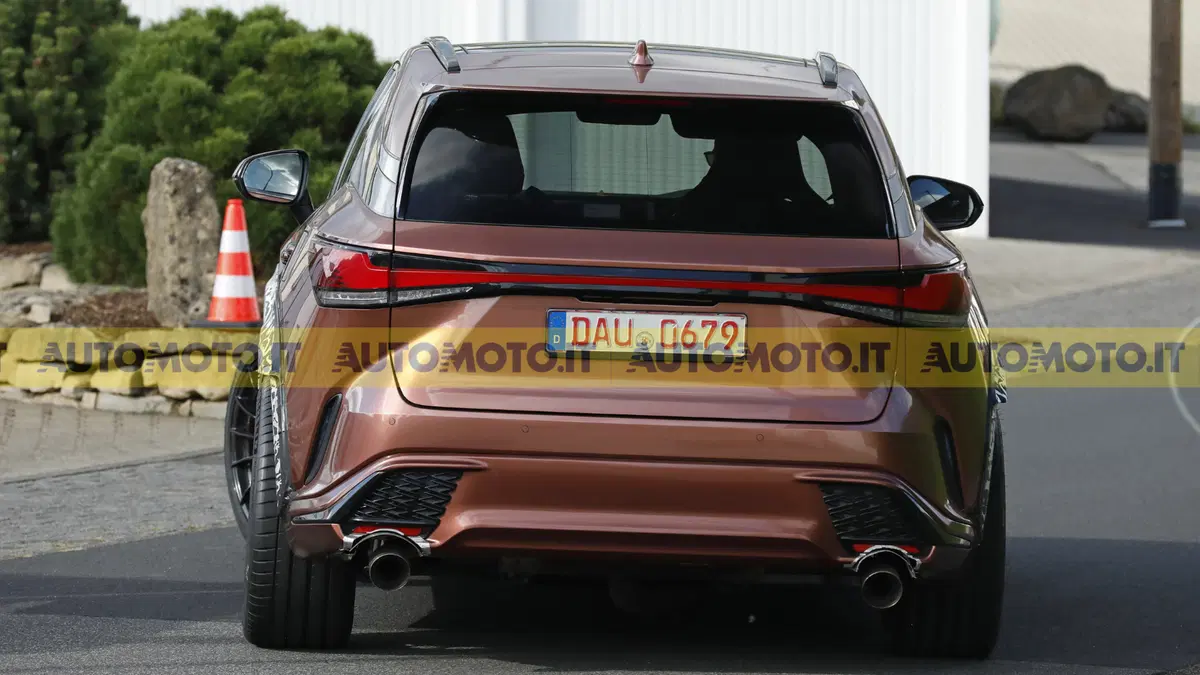 Lexus RX Morizo RR: Akio Toyoda presta il suo pseudonimo al SUV più estremo (11)