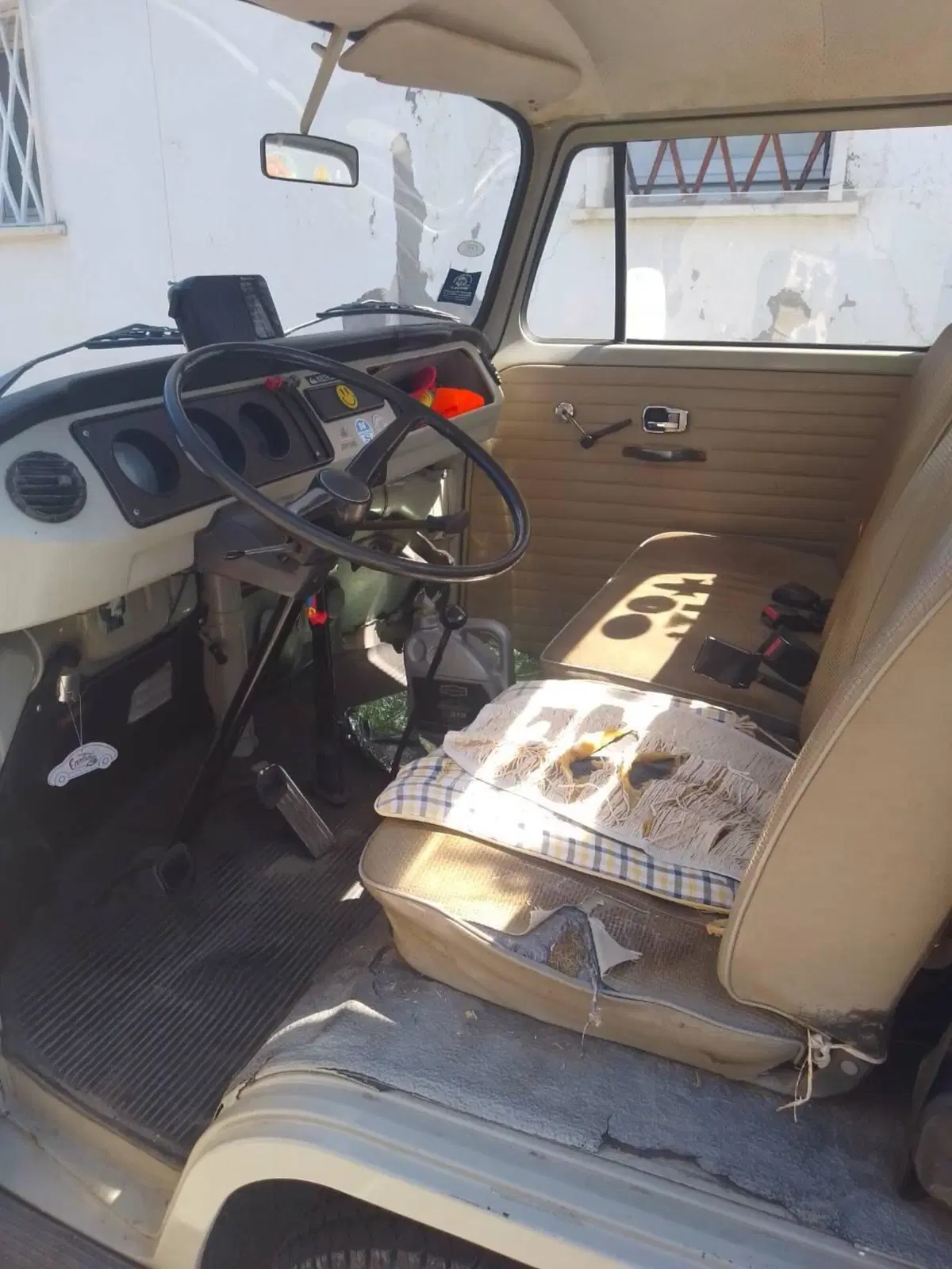 Volkswagen T2 pick up single cab d'epoca a Roma (2)