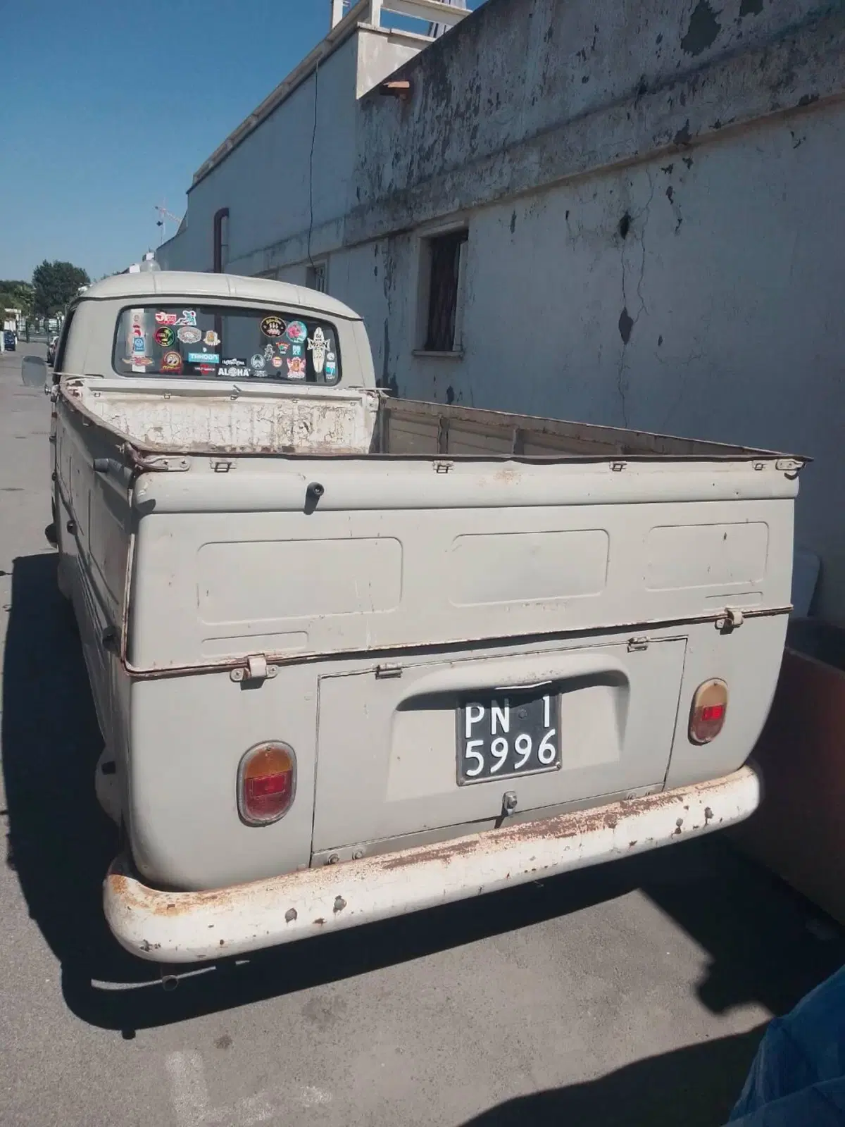 Volkswagen T2 pick up single cab d'epoca a Roma (5)