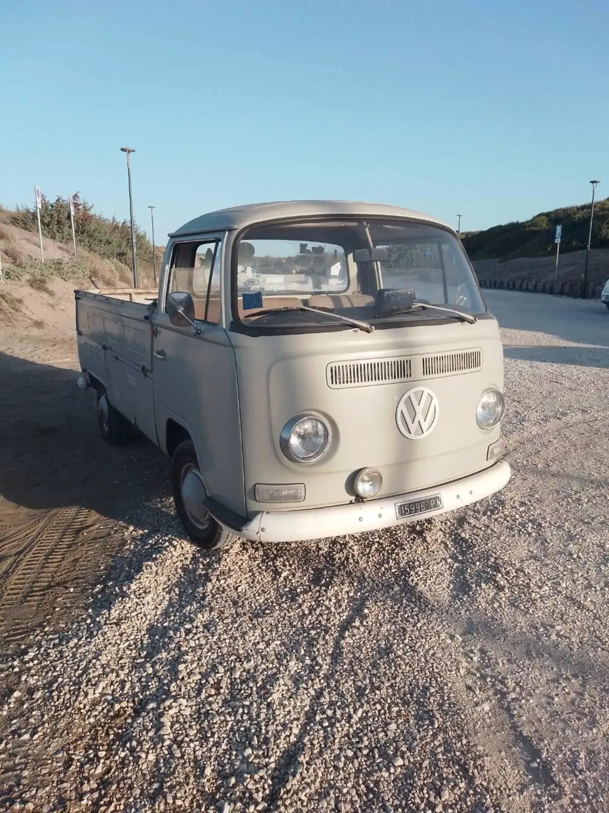 Volkswagen T2 pick up single cab d'epoca a Roma (7)
