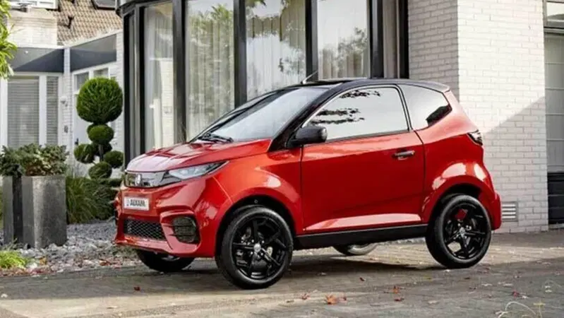 Microcar, arriva la multa per chi non mette la cintura: cosa cambia con il nuovo Codice della Strada