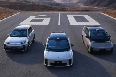 Li Auto i6, il SUV elettrico cinese sbarca in Europa: debutto al Salone di Parigi