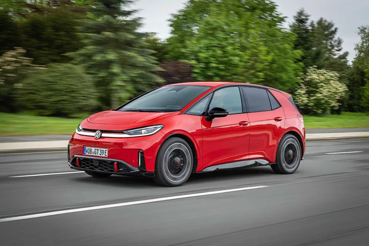 Volkswagen ID.3 GTI, la sigla più sacra diventa elettrica: 326 CV e un dettaglio che farà discutere (7)
