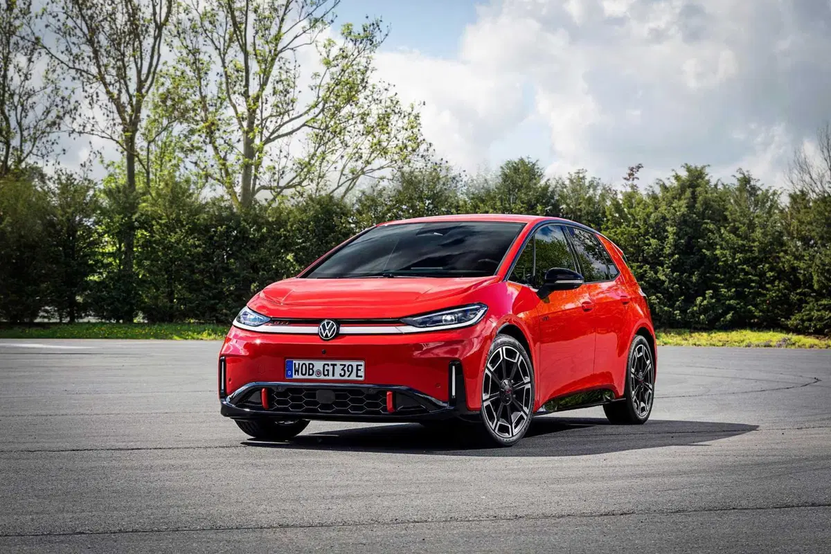 Volkswagen ID.3 GTI, la sigla più sacra diventa elettrica: 326 CV e un dettaglio che farà discutere (11)