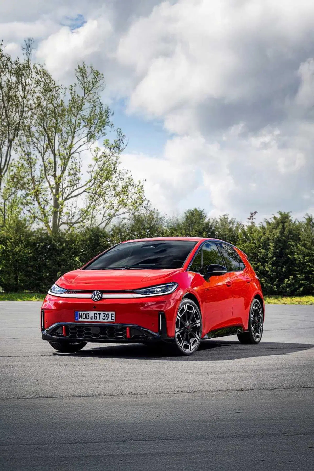 Volkswagen ID.3 GTI, la sigla più sacra diventa elettrica: 326 CV e un dettaglio che farà discutere (17)