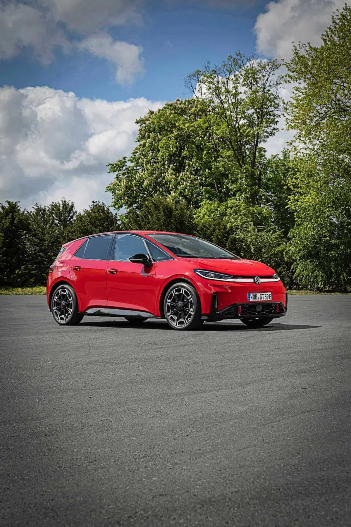 Volkswagen ID.3 GTI, la sigla più sacra diventa elettrica: 326 CV e un dettaglio che farà discutere (18)
