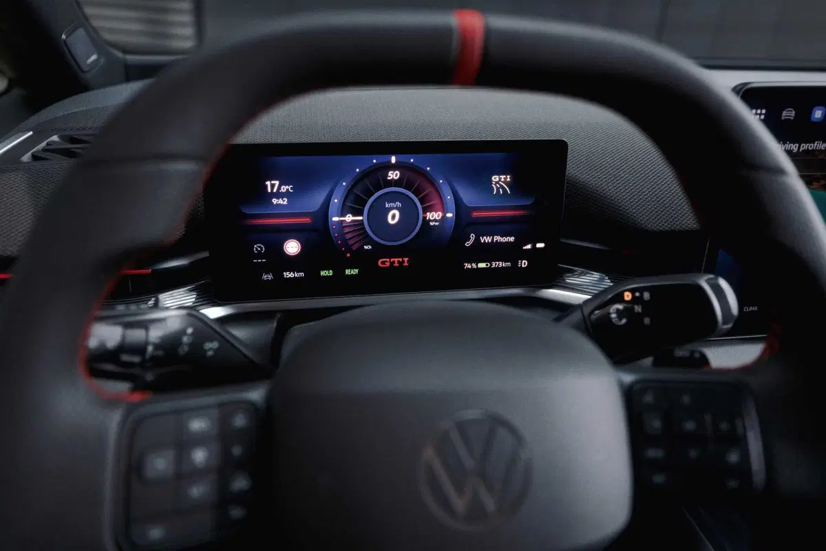 Volkswagen ID.3 GTI, la sigla più sacra diventa elettrica: 326 CV e un dettaglio che farà discutere (21)