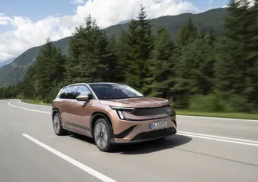 Skoda Peaq, la prova della maxi elettrica a 7 posti: spazio e razionalità