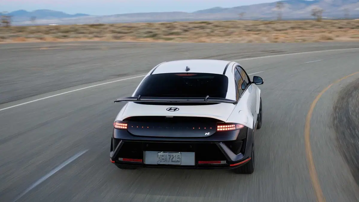 Hyundai Ioniq 6 N (2026-->>) (9)