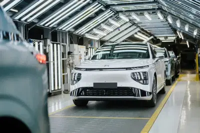 Xpeng pronta a produrre auto elettriche in Germania nelle fabbriche Volkswagen: cosa c'è dietro la mossa