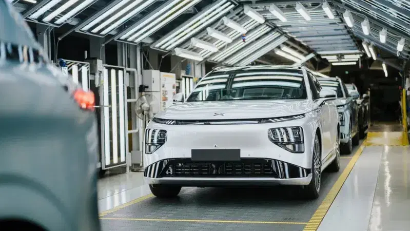 Xpeng pronta a produrre auto elettriche in Germania nelle fabbriche Volkswagen: cosa c'è dietro la mossa