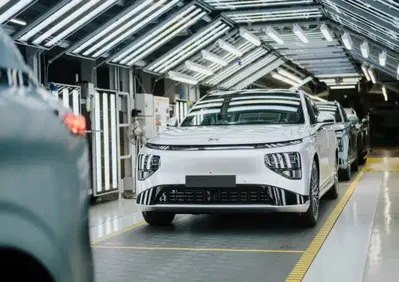 Xpeng pronta a produrre auto elettriche in Germania nelle fabbriche Volkswagen: cosa c'è dietro la mossa