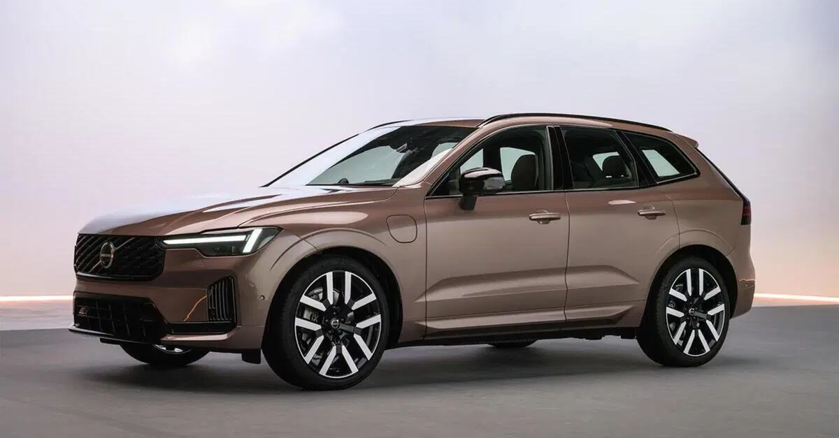 Volvo XC60 PHEV, 200 km in elettrico: così la plug-in sfida le elettriche