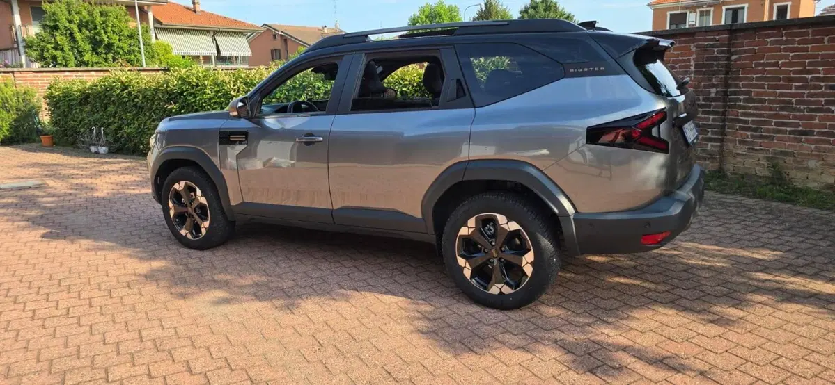 Dacia Bigster usata a Milano (6)