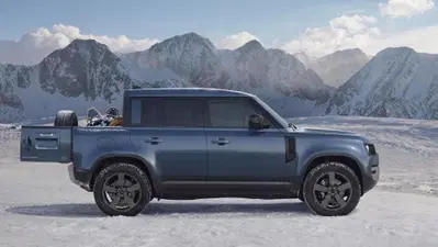 Land Rover Defender pick-up, la versione americana può nascere con Stellantis