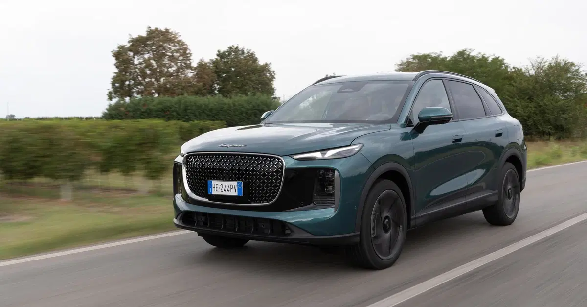 Lepas L8, prova su strada: il SUV cinese punta tutto sul comfort