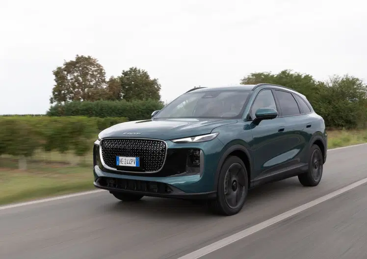 Lepas L8, prova su strada: il SUV cinese punta tutto sul comfort