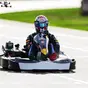 “In Formula 1 soffro, qui no”: Verstappen devasta 100 avversari in 35 minuti e sfoga la sua foga agonistica sui kart