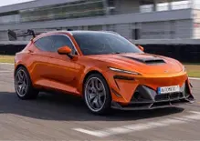 McLaren, confermato il primo super SUV britannico: sarà ibrido e arriverà entro il 2030