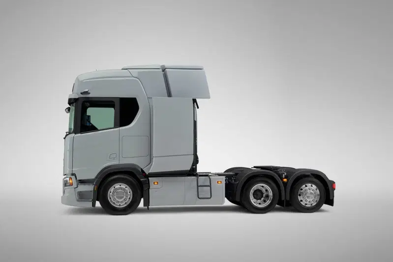 Scania elettrico di profilo