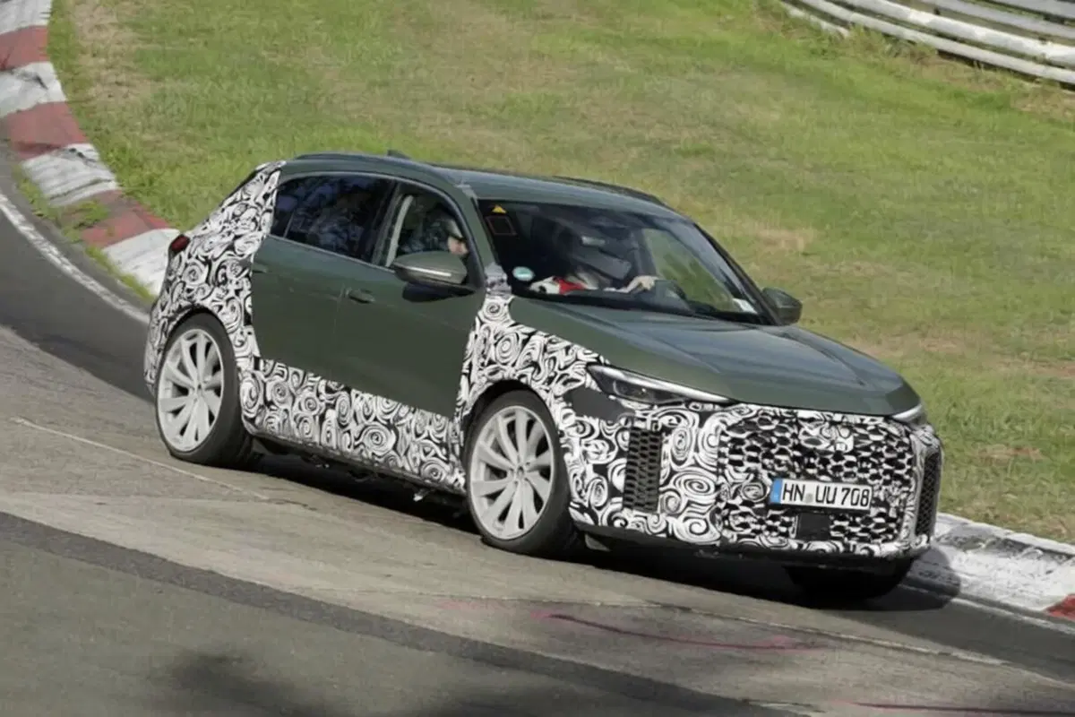 Audi RS Q5, dopo la Sportback esce allo scoperto anche il SUV: al Nürburgring con 630 CV ibridi