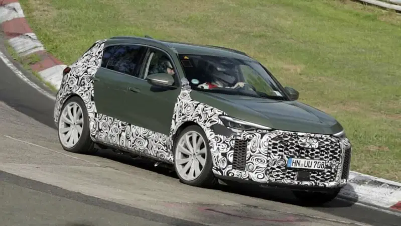 Audi RS Q5, dopo la Sportback esce allo scoperto anche il SUV: al Nürburgring con 630 CV ibridi
