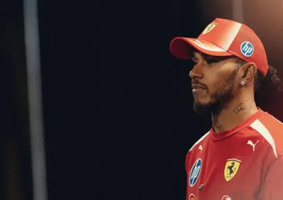 F1, Tensioni e rumor in casa Ferrari? Hamilton rompe il silenzio: Ecco come stanno le cose 