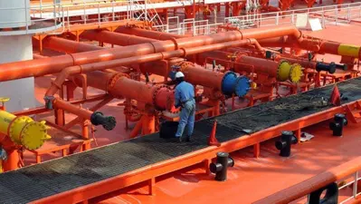 Petrolio saudita, stop alle forniture per l’Europa: rischio rincari per benzina e diesel