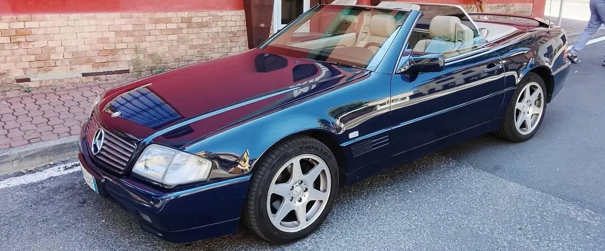 Mercedes-Benz SL d'epoca a Varese
