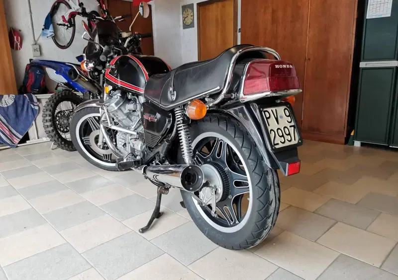 Honda CX500d'epoca del 1980 a Sondrio