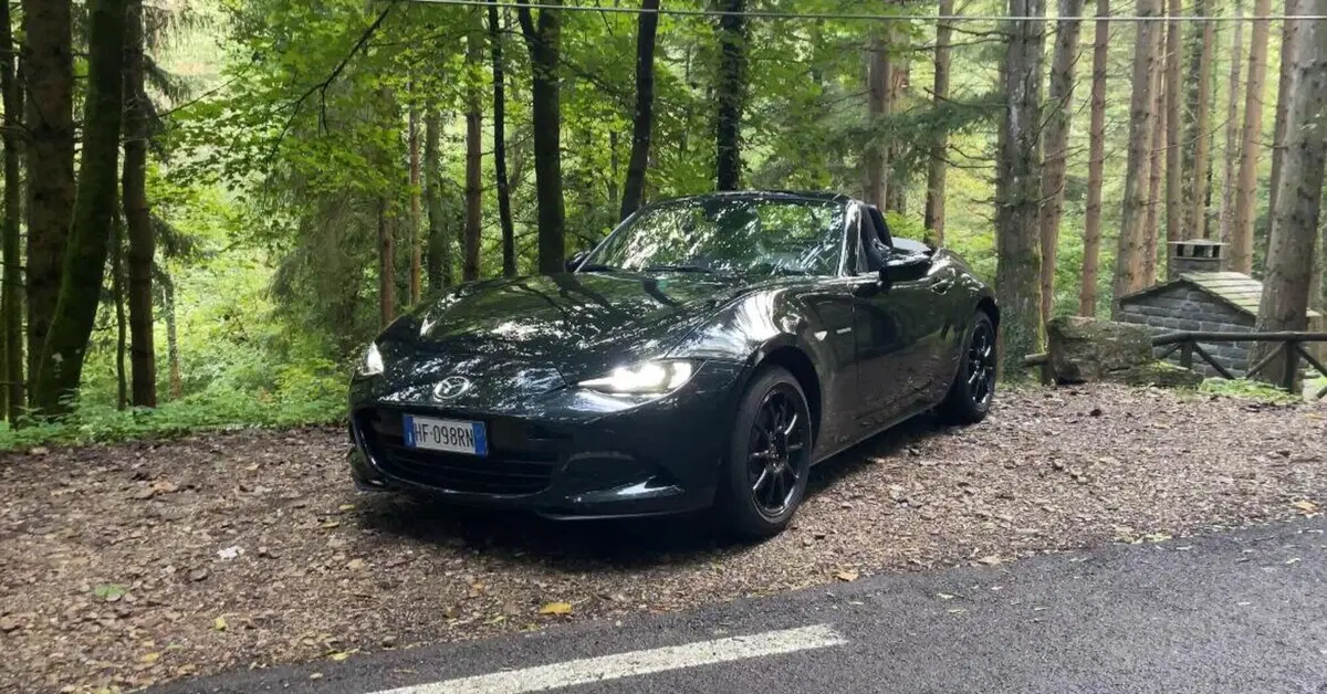 Mazda MX-5: con il Model Year 2027 è ora il Fiore all'Occhiello della generazione ND | Prova su strada