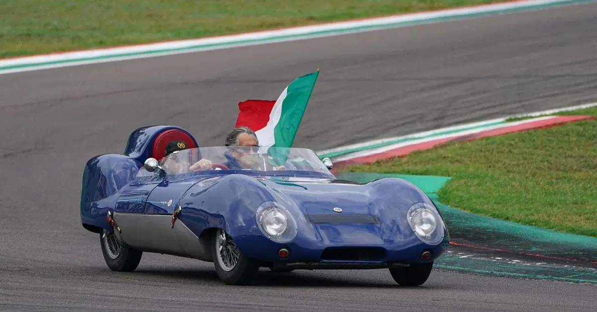 Imola fa tremare il cuore (e l'asfalto): il ruggito di 34 F1 d'epoca riaccende la passione pura al Minardi Day