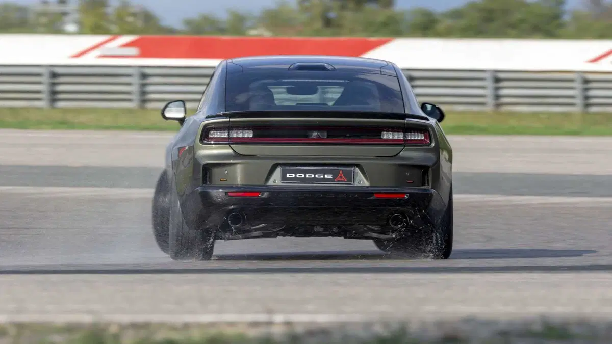 Dodge Charger (2026-->>) (9)