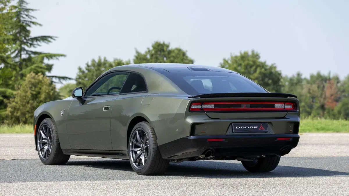 Dodge Charger (2026-->>) (2)